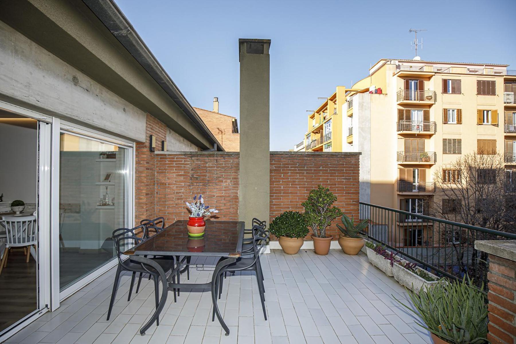 Apartamento Con Gran Terraza En Girona Bagian luar foto