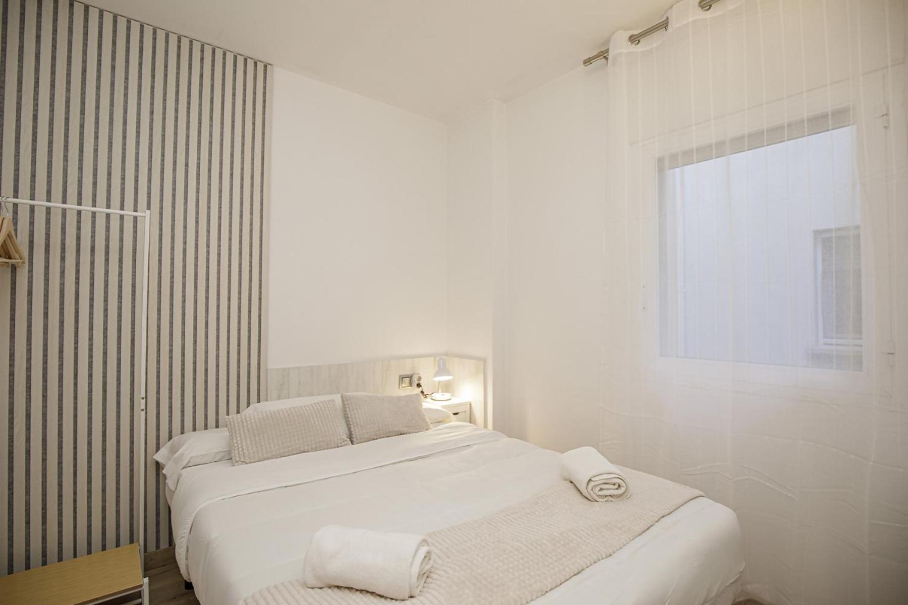 Apartamento Con Gran Terraza En Girona Bagian luar foto